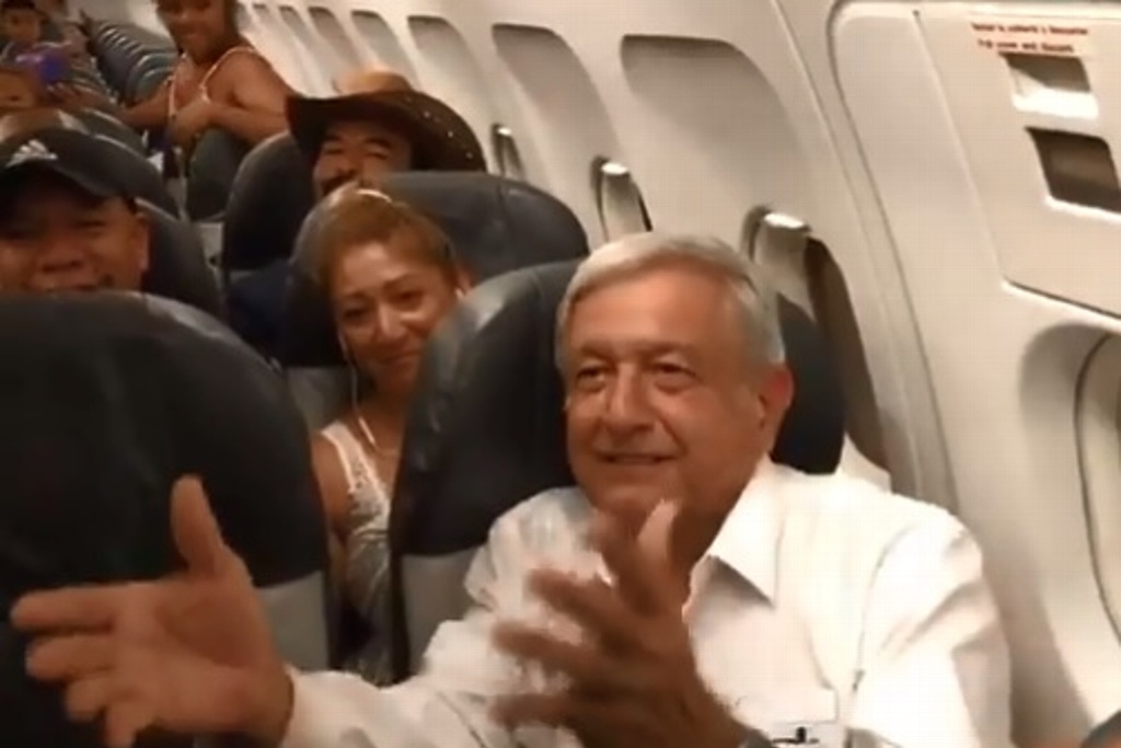 Se retrasa en Oaxaca vuelo donde viajaría AMLO