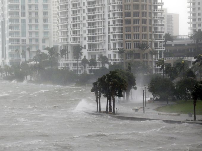 Irma se degrada a tormenta tropical