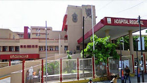 Enfermeras del Hospital Regional en paro de brazos caídos