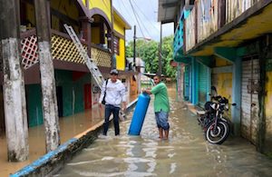 Ante inundaciones, suspenden clases en escuelas de Las Choapas y Agua Dulce