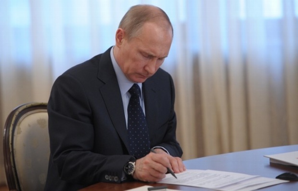 Acusa Rusia a EU de intentar usurpar el poder en Venezuela