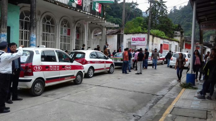 Circulan taxis con facturas y pólizas de seguro falsas