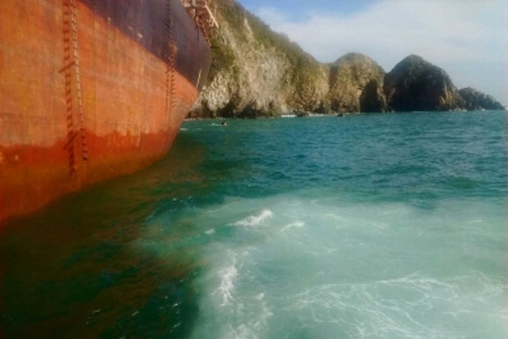 “Piratas” saquean 6 plataformas de Pemex en el Golfo