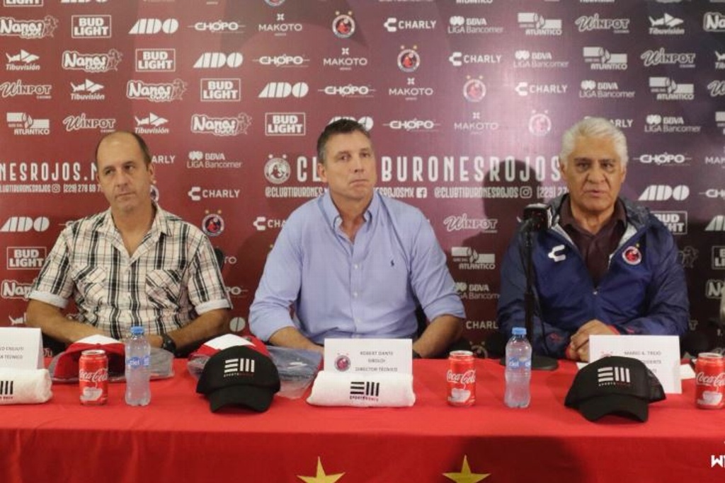 Robert Dante Siboldi es presentado como técnico del Tiburón
