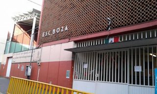 Padres suspenden clases en primaria de Xalapa por cuarteadura tras sismo; SEV se enoja