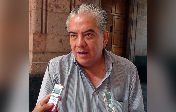 Apuñalan a ex diputado Alfonso Vázquez tras ser asaltado frente al Tec de Xalapa