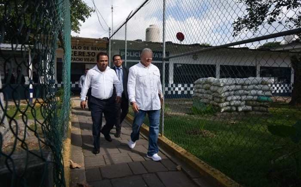 Sale de la cárcel Mauricio