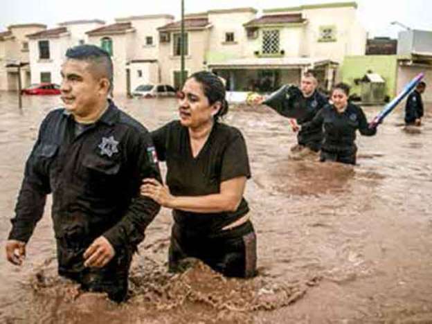 El país se hace agua; tormenta tropical causa caos en Sinaloa y Sonora