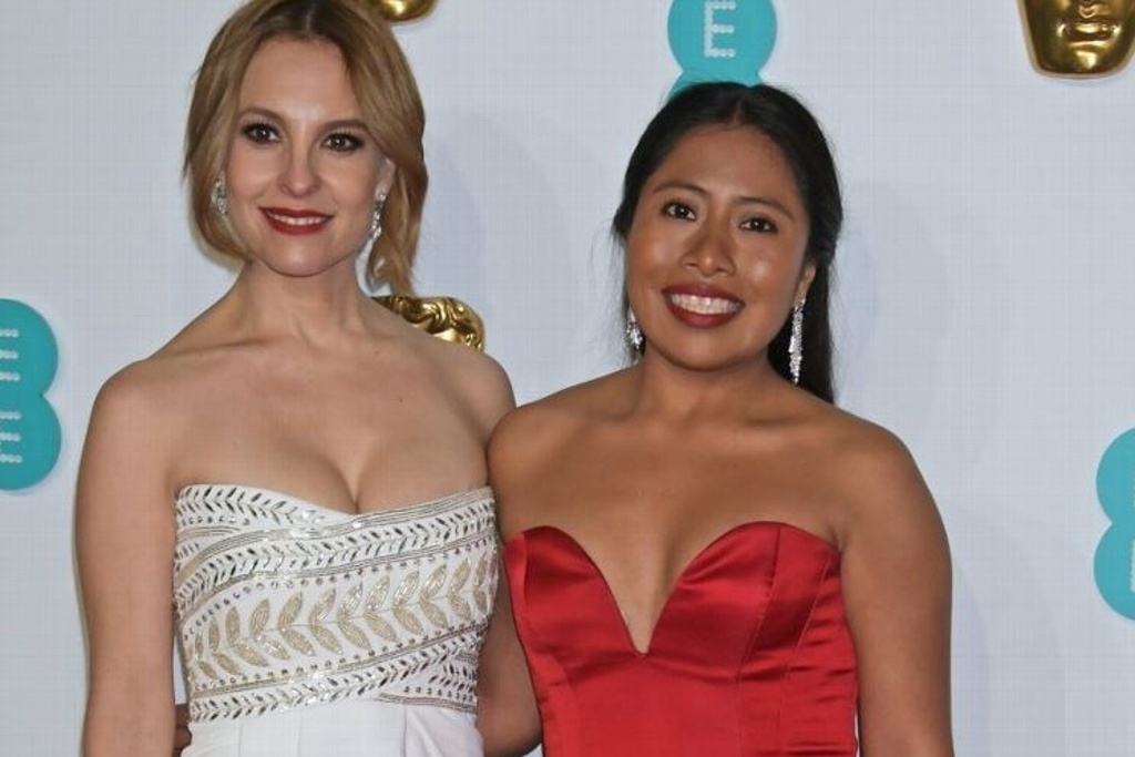 Así presentaron Yalitza Aparicio y Marina de Tavira premio en los BAFTA (+video)