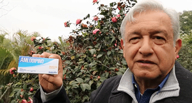AMLO le recomienda a Peña Nieto que tome