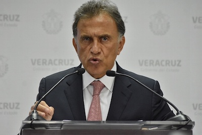 Interesados, 10 bancos en la deuda pública de Veracruz: Yunes Linares