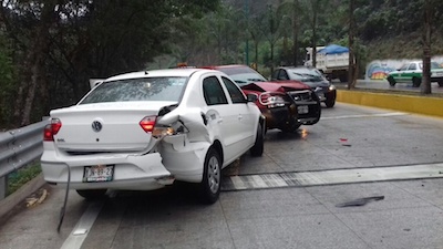 Reporta Tránsito accidente sobre carretera Xalapa- Coatepec