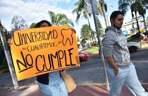 Protestan estudiantes en la Universidad Cuauhtémoc; denuncian irregularidades