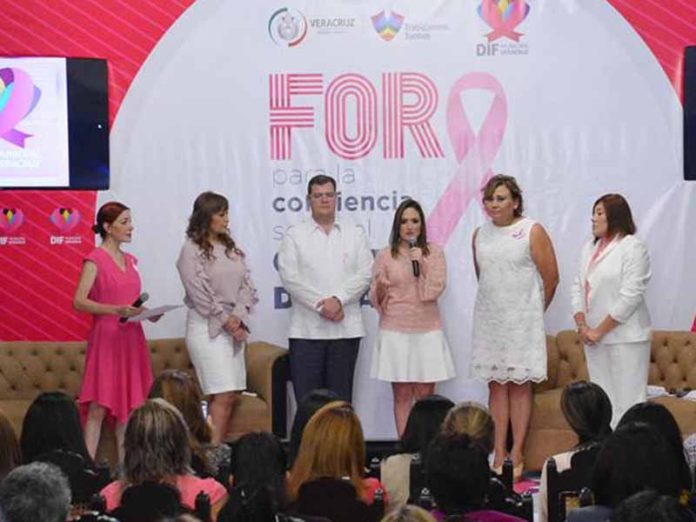Ayuntamiento realiza Foro para la Conciencia sobre el Cáncer de Mama