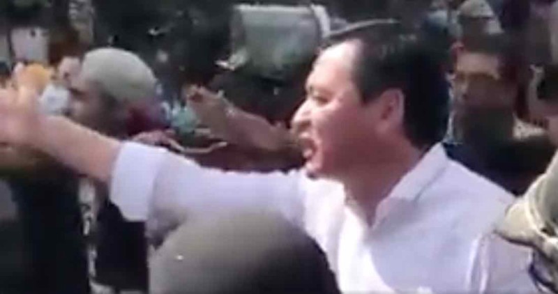 Corren a Osorio Chong de zona de desastre