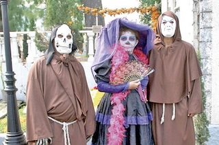 Invitan a la Noche de Muertos en el panteón municipal