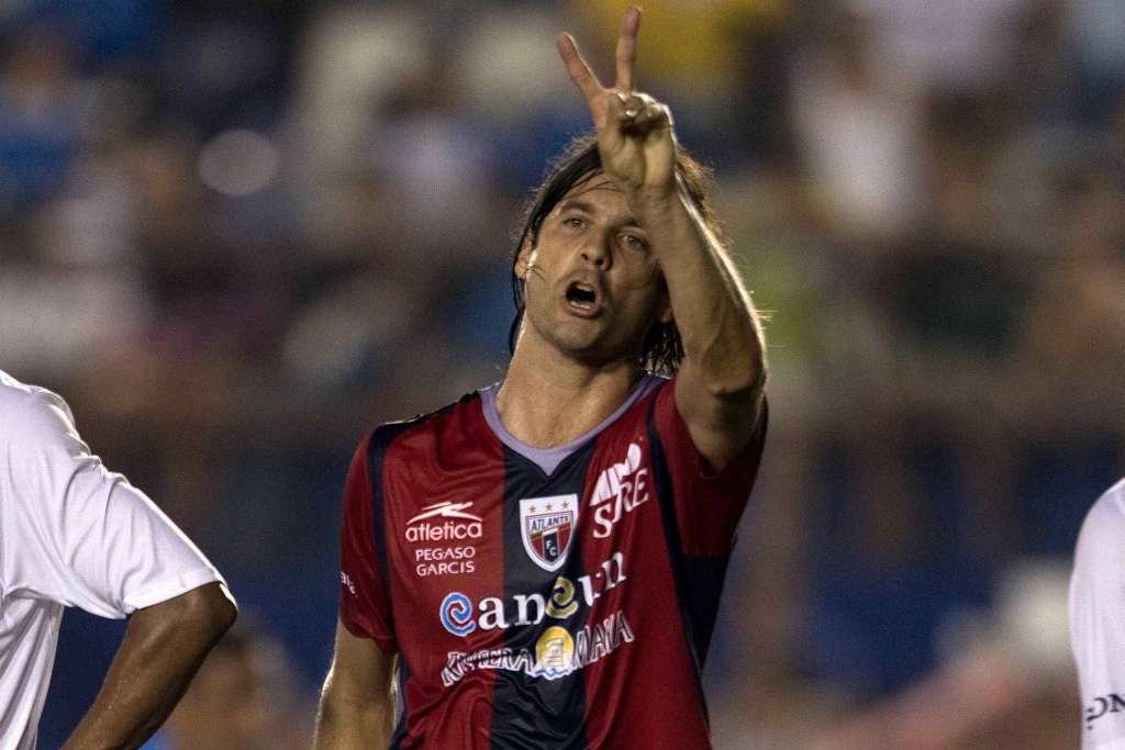 El DT interino del Real Madrid jugó en el Atlante