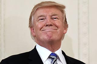Trump llama ‘Pocahontas’ a senadora; genera polémica