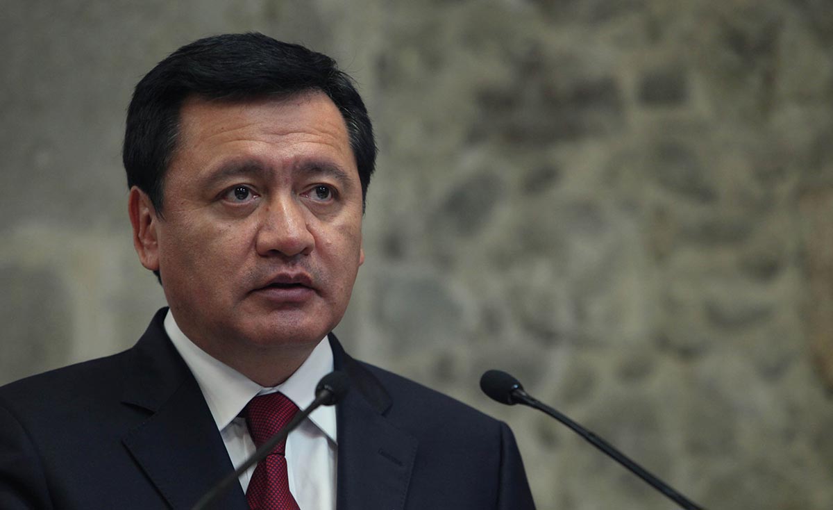 Osorio Chong recrimina a diputados conflicto en el Congreso