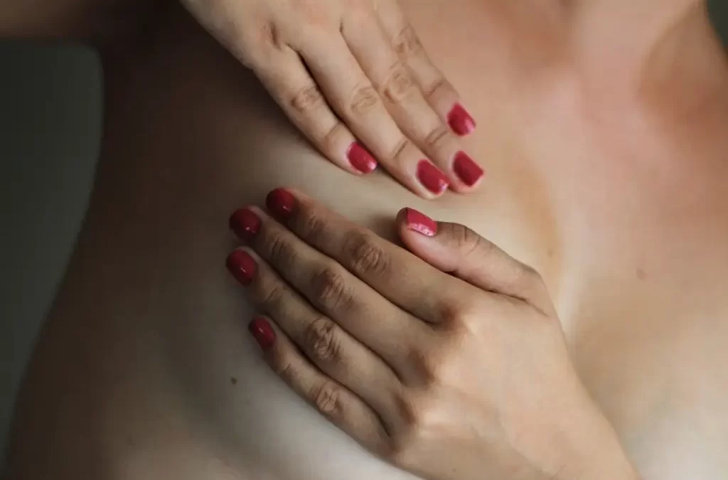 AstraZeneca ve una rebaja del 44 % en el avance del cáncer de mama con su fármaco Enhertu