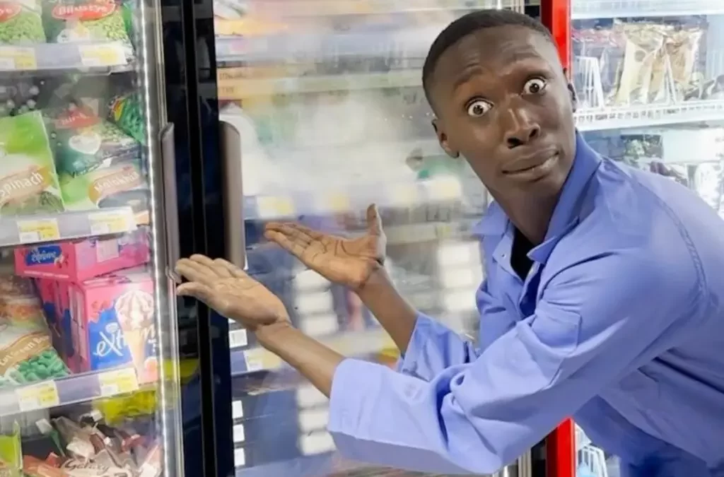 Deportan de EU a tiktoker Khaby Lame, conocido influencer y modelo