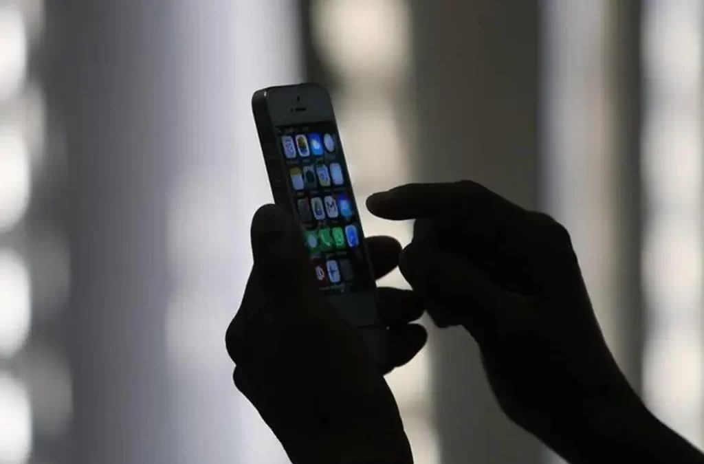 Apple presenta función de IA para traducción en vivo con subtítulos de mensajes y llamadas