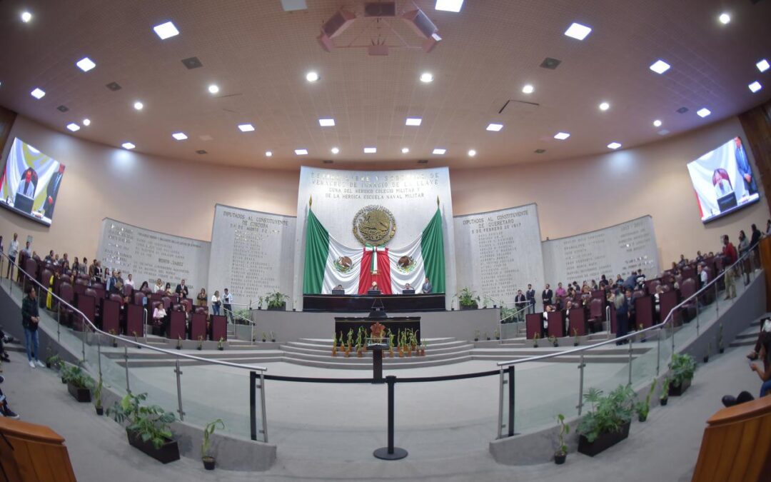 Modifica LXVII Legislatura la integración de 27 comisiones permanentes y una especial