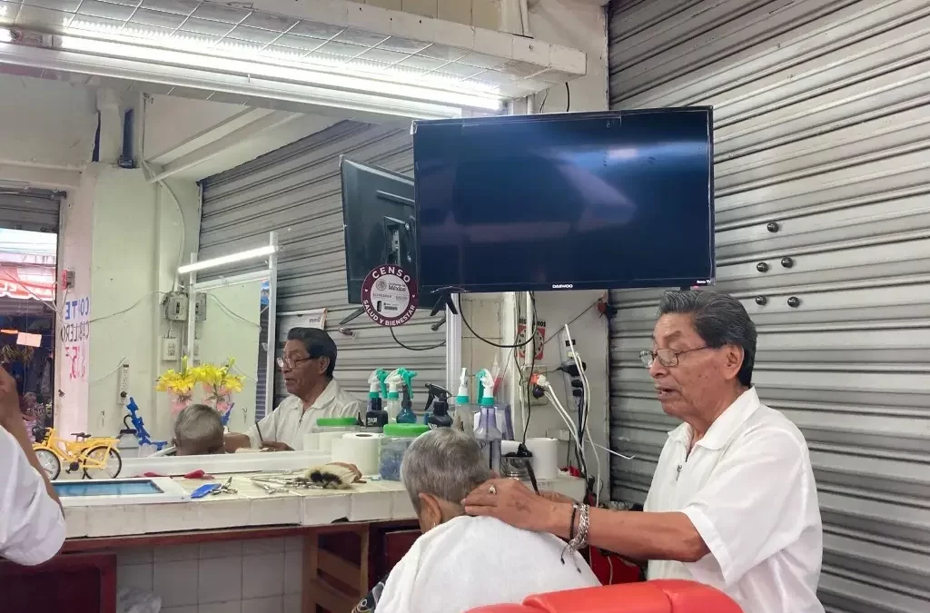 Con la barbería logré mantener a mi familia: José Gonzalo barbero en Veracruz