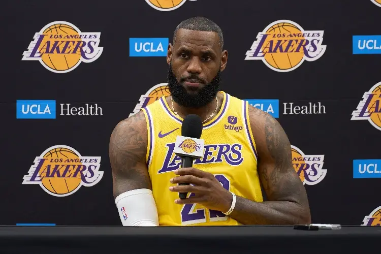 Revientan a LeBron James por promocionar alcohol