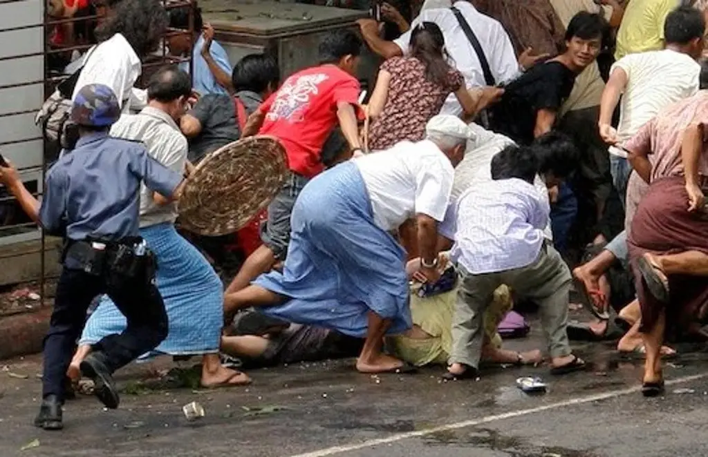 Al menos 20 muertos, incluidos niños, en bombardeo militar en Birmania, según ONG y medios