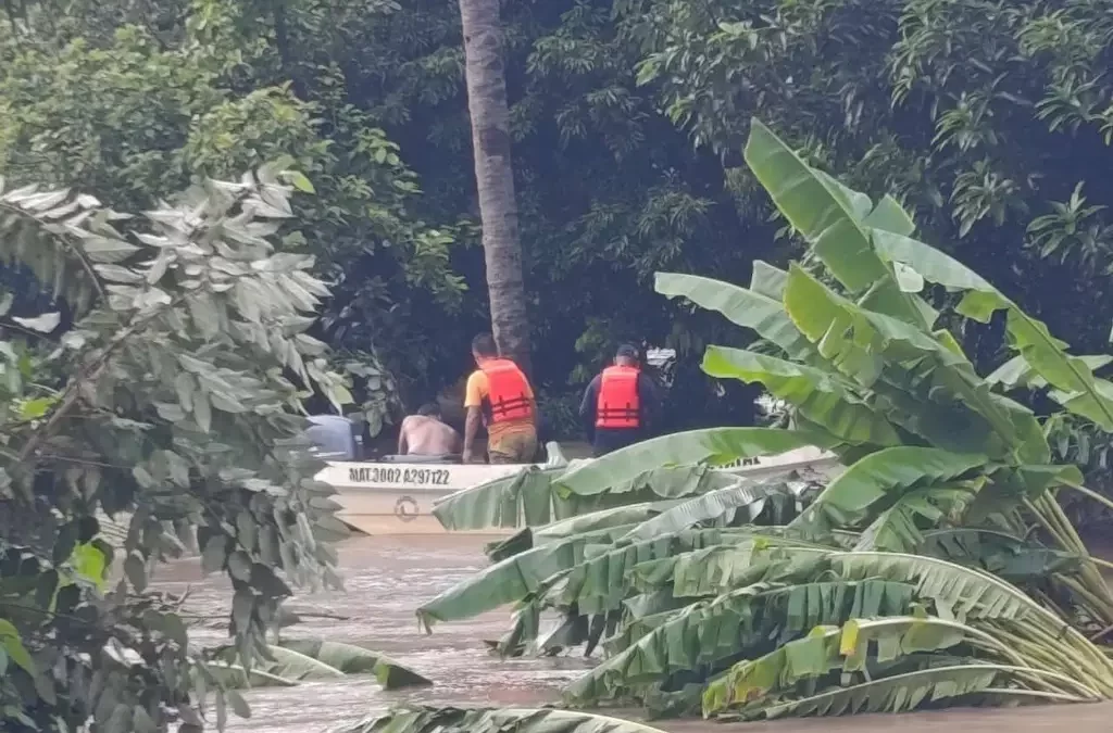 Prácticamente todo Poza Rica está bajo el agua: Ricardo Ahued