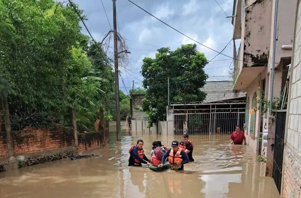 Sheinbaum enviará apoyo a Veracruz ante emergencia por lluvias