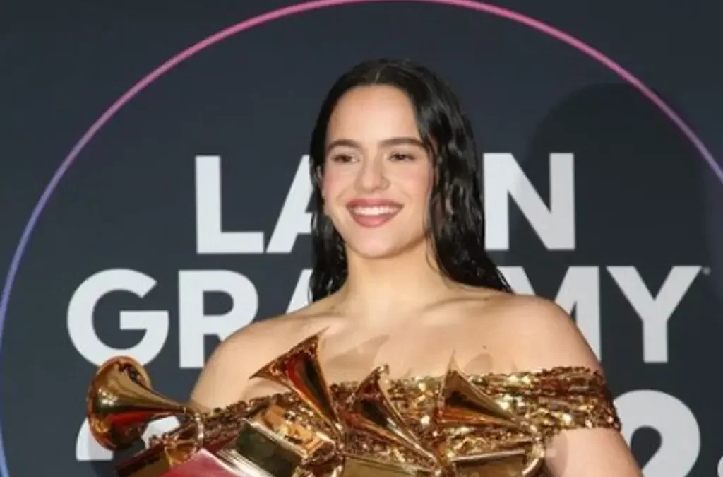 Rosalía enloquece las redes al publicar una partitura que sus fans tocan sin descanso