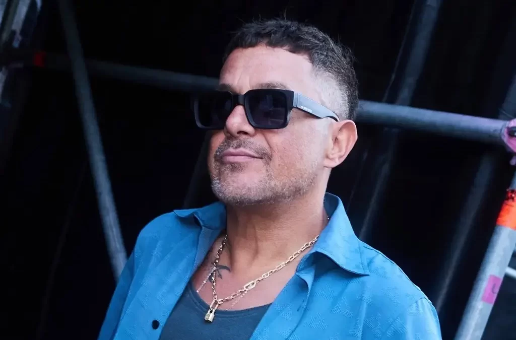 Alejandro Sanz, Carlos Santana y Rauw Alejandro actuarán en los Latin Grammy 2025