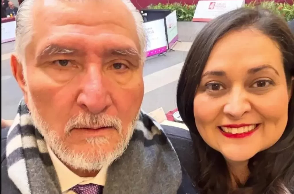 Critican al senador de Morena Adan Augusto tras ser captado con bufanda de este precio