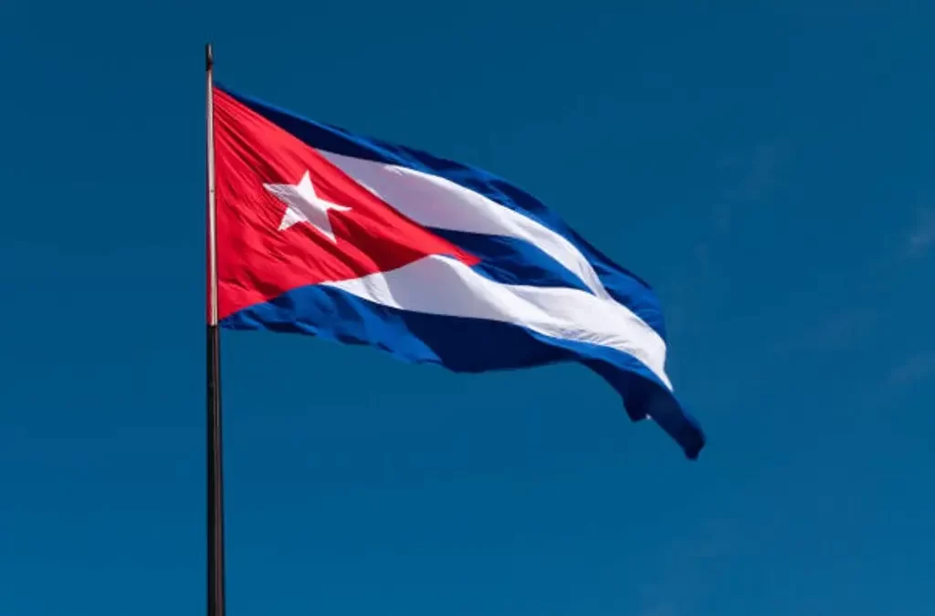 Cuba comunica a las aerolíneas que en 24 horas se queda sin combustible para aviones