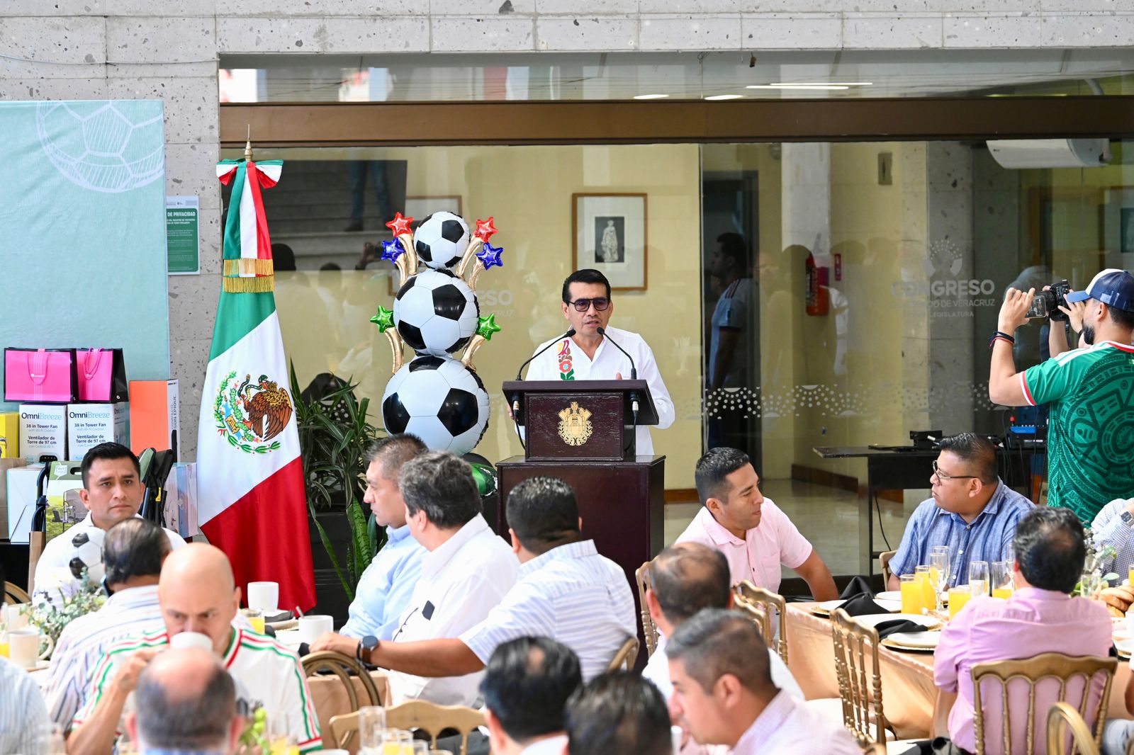 Ser padre, compromiso permanente, entrega, paciencia, valores y ejemplos: Esteban Bautista