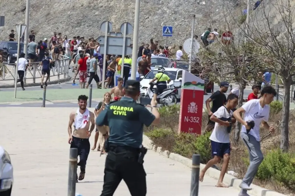 Colapsa frontera de Ceuta, España, por arribo de inmigrantes (+Video)
