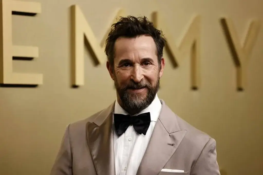 Eligen al actor Noah Wyle el hombre más sexy del mundo en 2026