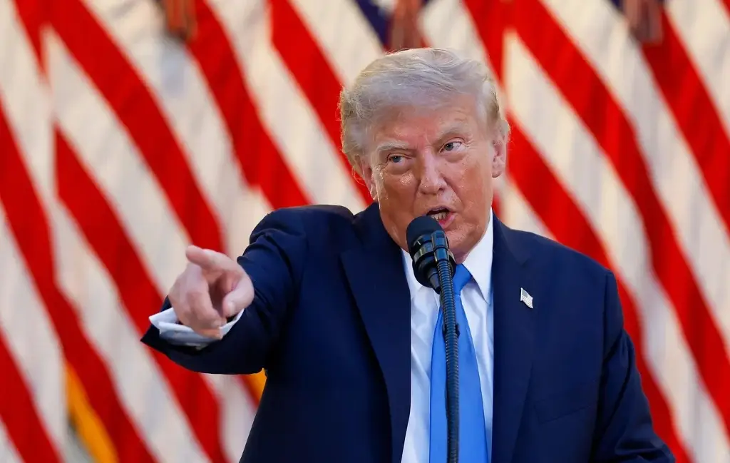 Trump presume aranceles a autos de México en medio de negociaciones con el gobierno de Sheinbaum