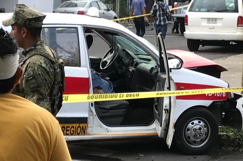 Trágico choque en el Centro de Veracruz; muere un taxista (+video y fotos)
